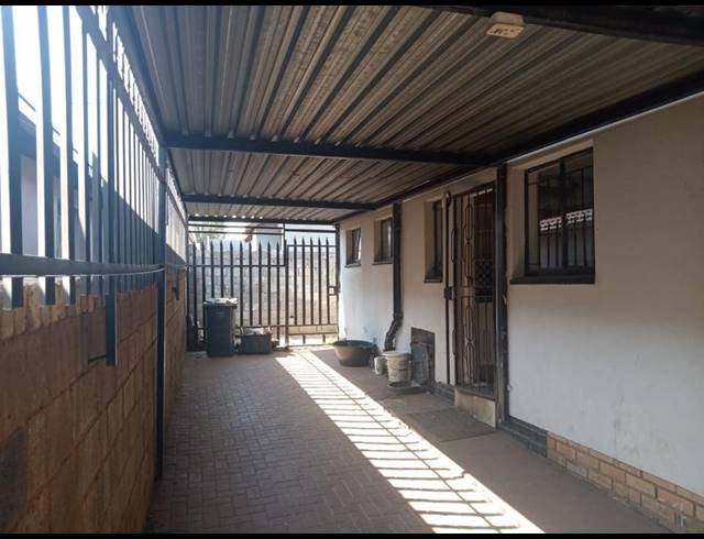 3 BEDROOM HOUSE FOR SALE IN CHIAWELO